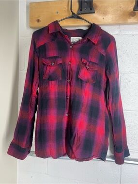 Plaid Button-Up Shirt in Red and Black